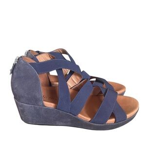 Gentle Souls Keneth Cole Mia Suede Blue Strappy Sandals Size 10 Wedge Shoe